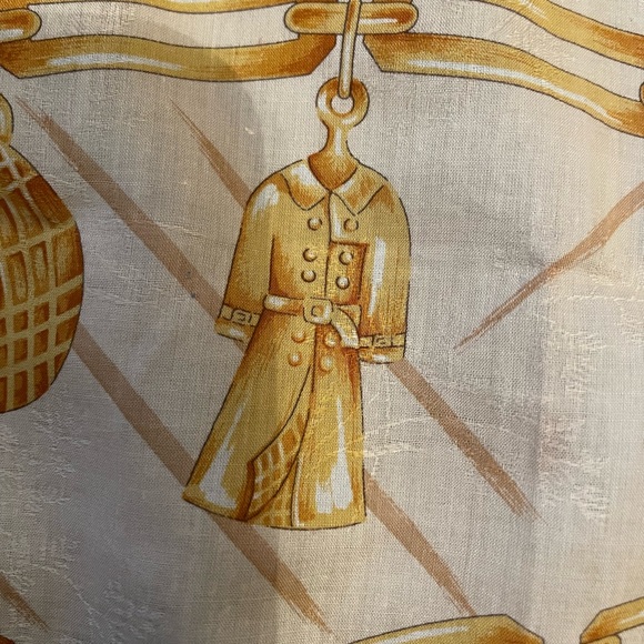 Burberry scarf nwot cotton clean. Hidden background flowers - Picture 6 of 12